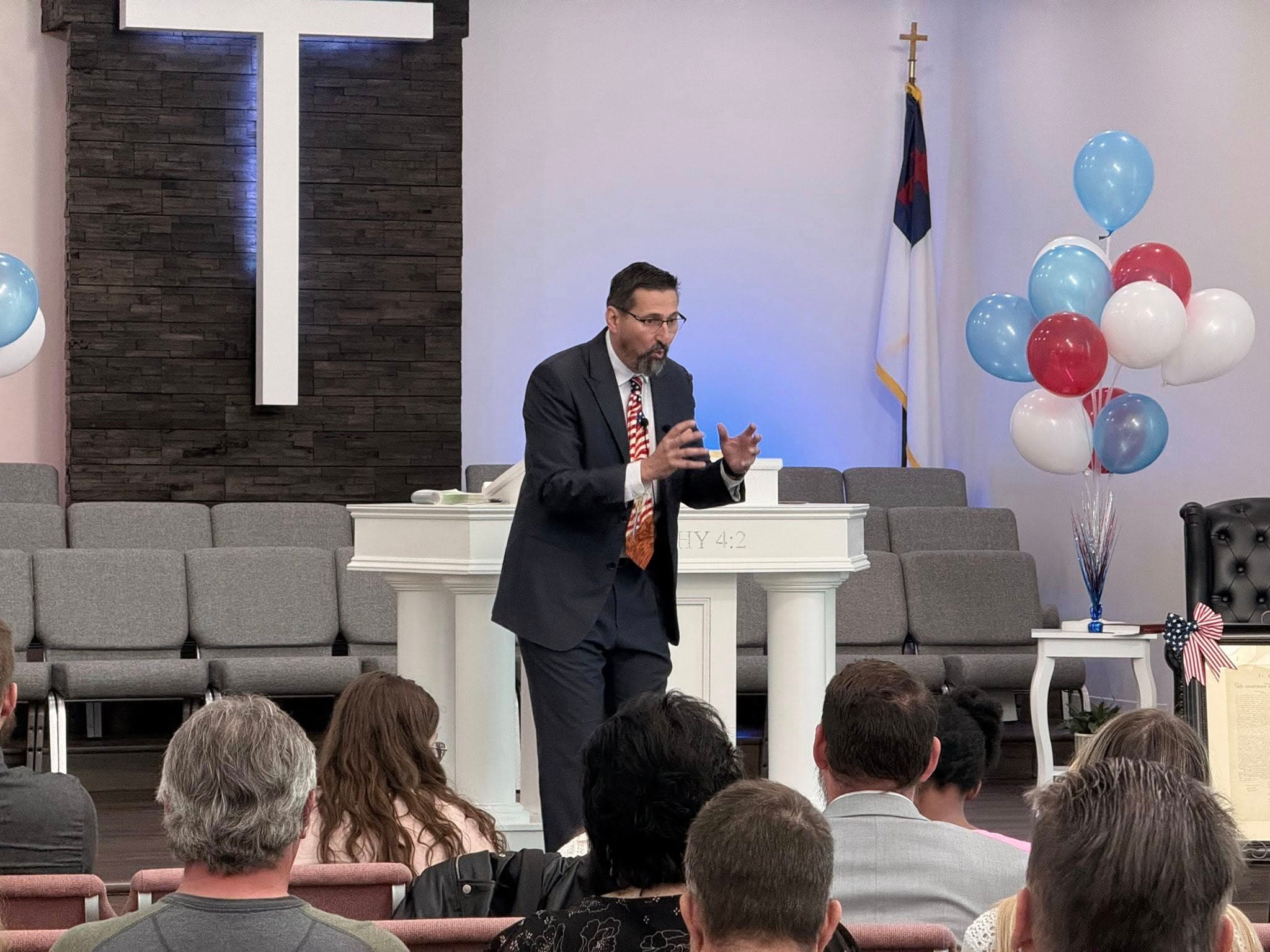 Gethsemane Church worship service in Pekin Illinois